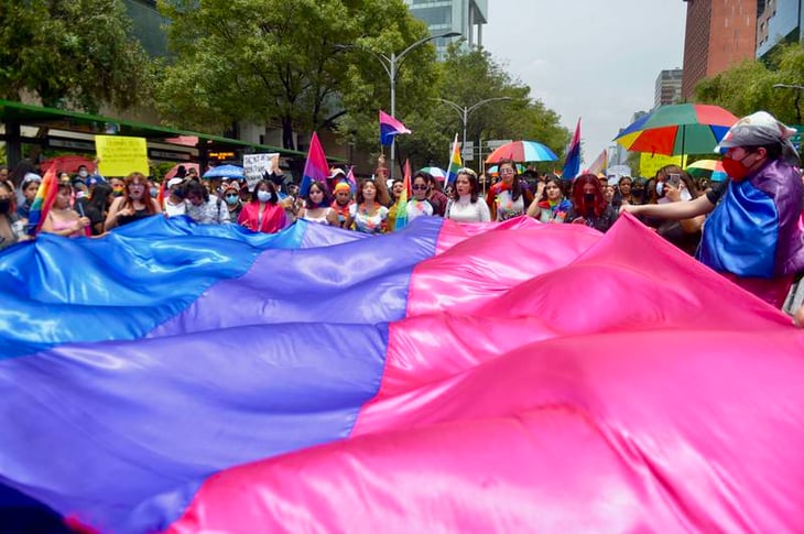 Asisten 250 mil a marcha LGBT+ en CDMX