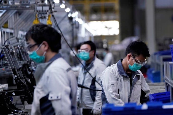 Las firmas industriales chinas frenan su caída al 6,5 % interanual en mayo