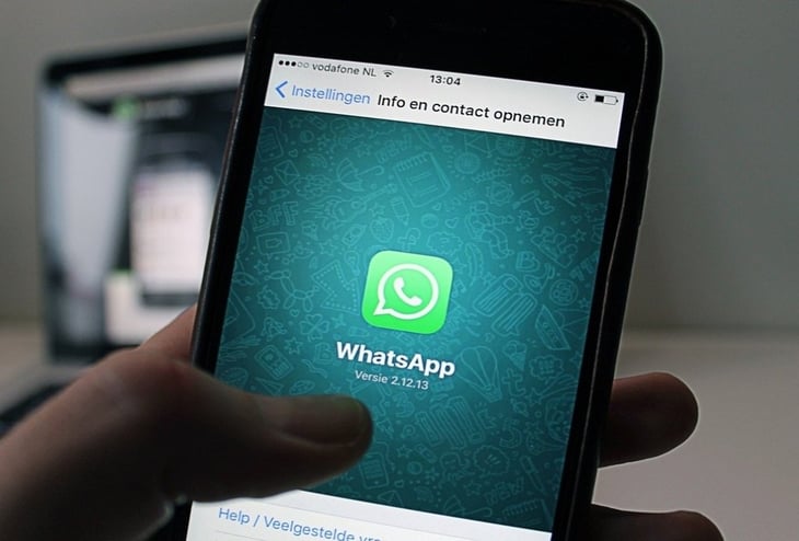 'Modo super oscuro' de WhatsApp, para qué sirve y cómo activarlo