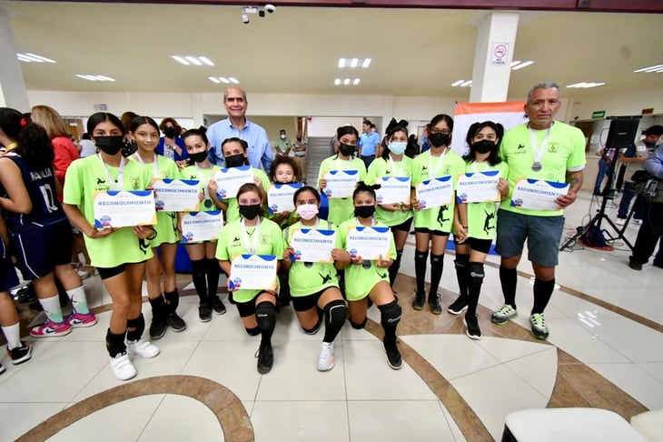 Niños deportistas de Monclova son reconocidos por alcalde, por su esfuerzo en junta deportiva en Torreón