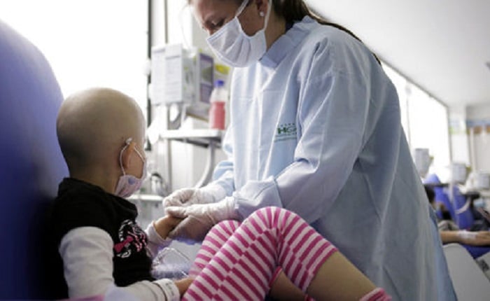 Niños que padecen cáncer carecen de donadores de sangre  