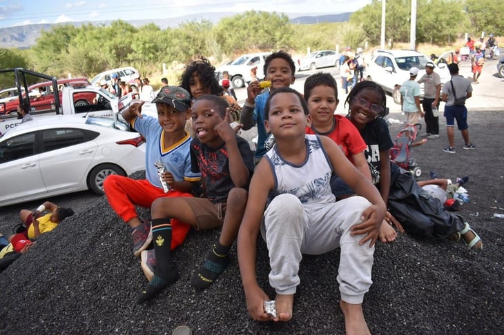 Migrantes que pasan por Monclova son atendidos por la Secretaría de Salud para descartar contagios de COVID-19