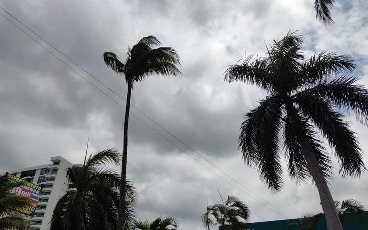 Huracán 'Bonnie' se intensifica a categoría 2 al sur de Acapulco