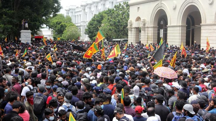 Tras protestas, presidente de Sri Lanka acepta dimitir
