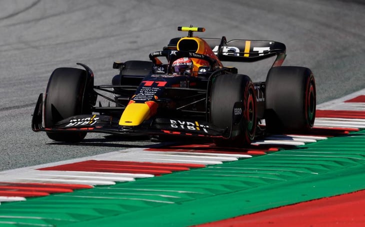 Checo Pérez terminó quinto en la carrera sprint del GP de Austria; Verstappen ganó