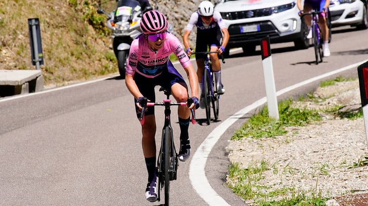 Van Vleuten (Movistar) gana su tercer Giro, Mavi García tercera