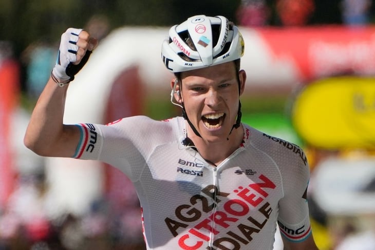 Jungels:'Me siento abrumado con esta victoria en el Tour'