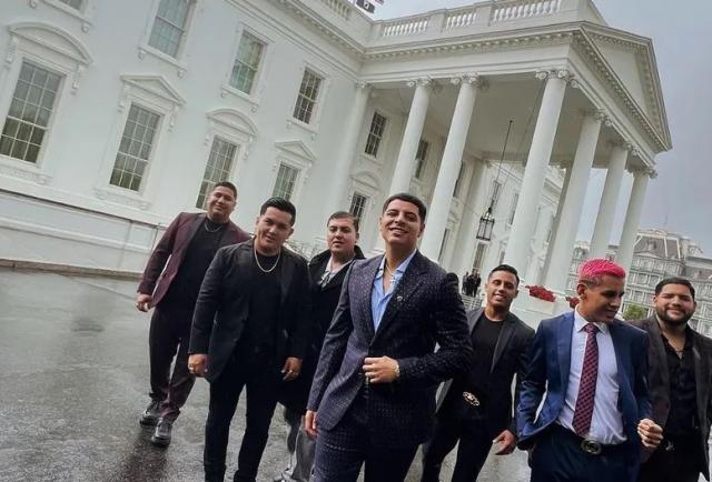 Grupo Firme llega a la Casa Blanca y se metieron hasta la cocina