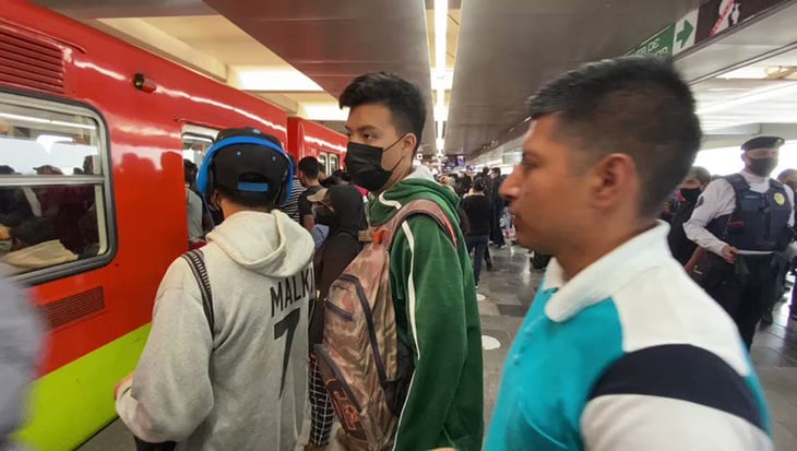 Usuarios colapsan Línea 9 del Metro