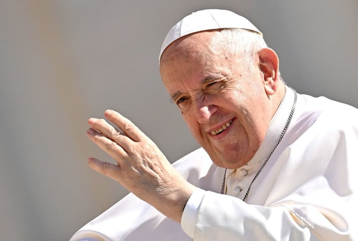 Si el Papa renunciara permanecería en Roma como obispo emérito 