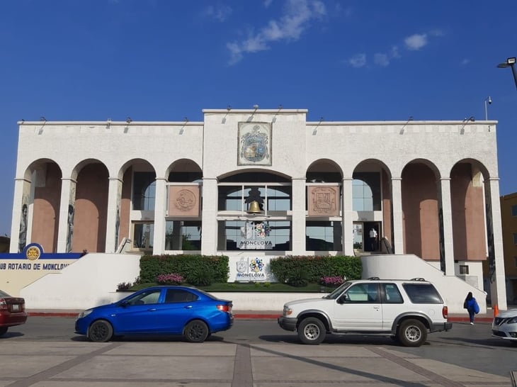 Relojes checadores son instalados en el Palacio Municipal de Monclova