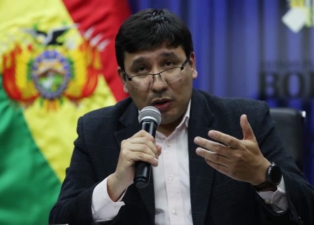 Gobierno boliviano pide autorización legislativa para 5 contratos petroleros