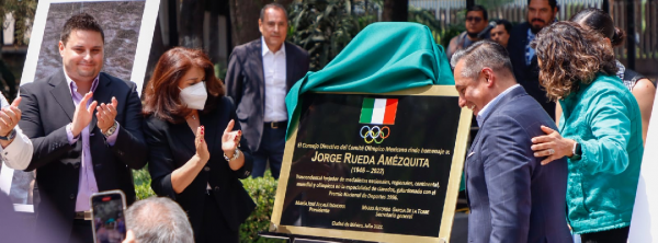 COM reconoció a medallistas olímpicos y develó placas en honor a Jorge Rueda y Guillermo Echeverría