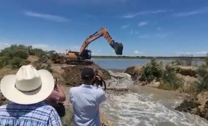 Autoridades liberan dos represas en el rancho de Lalo Mora