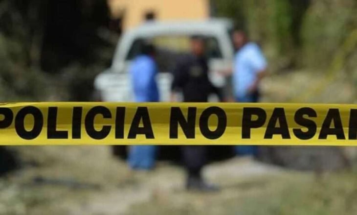 Hombres armados asesinan a tiros a mujer mientras en Sinaloa