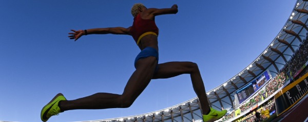 El impresionante salto triple de Yulimar Rojas para coronarse tricamepona en el Mundial de Atletismo