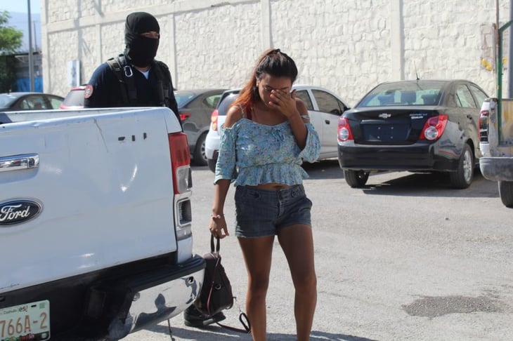 Policía Municipal detiene a dos mujeres por drogarse en la colonia Hipódromo de Monclova