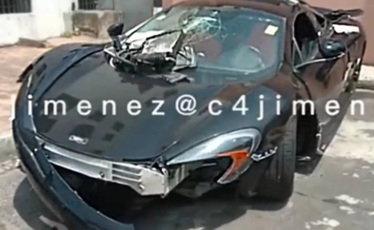Choca McLaren de 5 mdp y lo abandona en calles de Polanco
