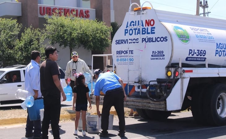 Se rompe récord en reparto de agua con pipas en Monterrey