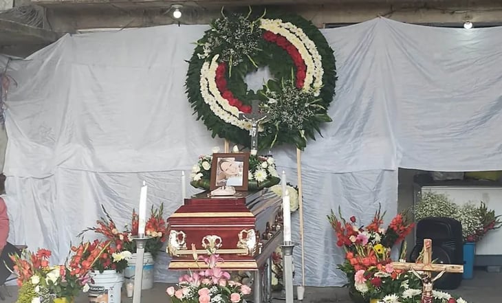 Dan último adiós a la joven quemada viva en Morelos
