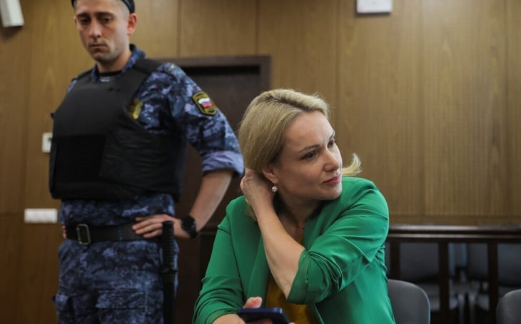 Rusia multa a periodista que criticó la guerra en Ucrania
