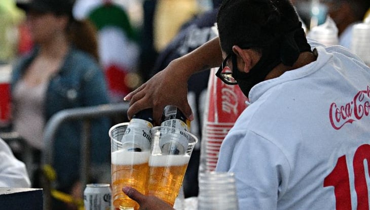 Senadores buscarán poner límite a los horarios de venta de alcohol en estadios
