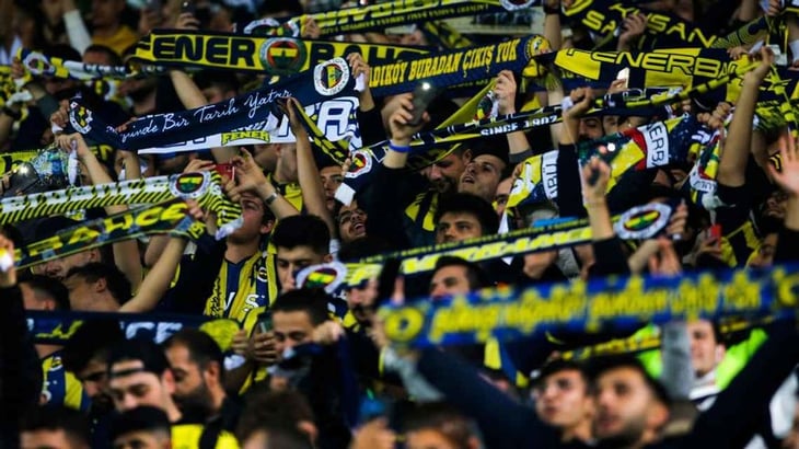 Gritos a favor de 'Putin' en el Fenerbahçe-Dinamo motivan protesta
