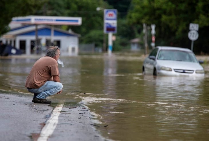 Inundaciones en Kentucky dejan al menos 15 muertos