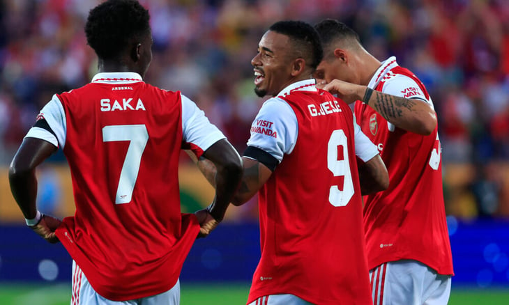 Arsenal humilló al Sevilla con tremenda goleada en la Emirates Cup