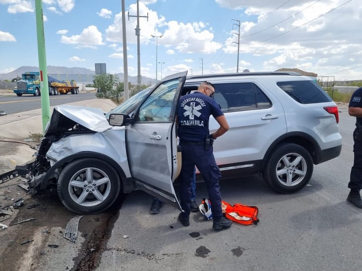Choque de camionetas deja tres lesionados en el Libramiento Carlos Salinas de Gortari