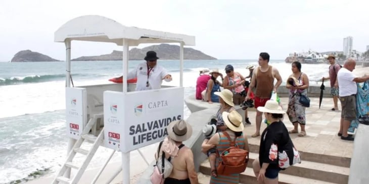 Alertan por fuerte oleaje en playas de Mazatlán