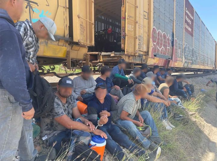 La Patrulla Fronteriza rescata a 25 indocumentados encerrados en vagón de ferrocarril
