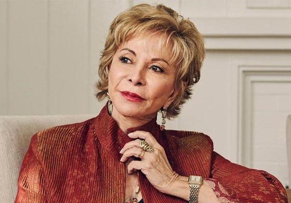 La escritora Isabel Allende celebrando sus 80 años viviendo un 'momento excepcional'