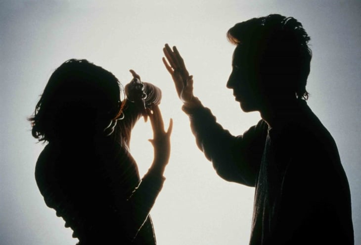 Regidora lleva plática a jóvenes sobre la violencia durante el noviazgo