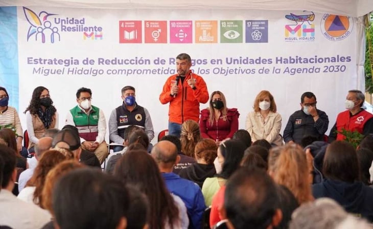Alcaldía entrega primera insignia del programa 'Unidad Resiliente'