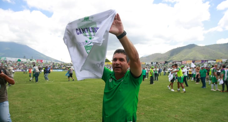 El Municipal del técnico mexicano Torres gana su primer partido en Guatemala