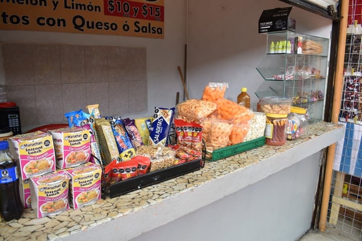 Autoridades prohibirán venta de comida chatarra en las escuelas