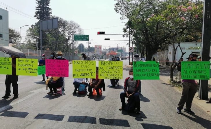 Protestas y bloqueos sitian la ciudad de Oaxaca