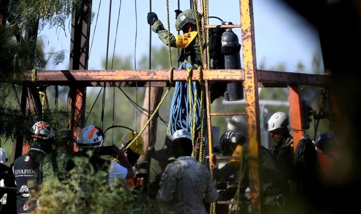 Continúa extracción de agua en pozos de carbón para rescatar a los 10 mineros atrapados en Coahuila