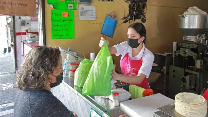 Las tortillerías reactivan su economía con el regreso a clases en Monclova 