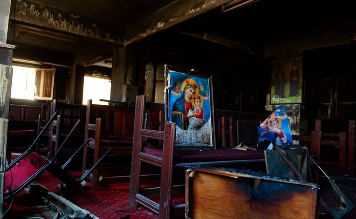 41 muertos deja incendio en iglesia abarrotada en Egipto 