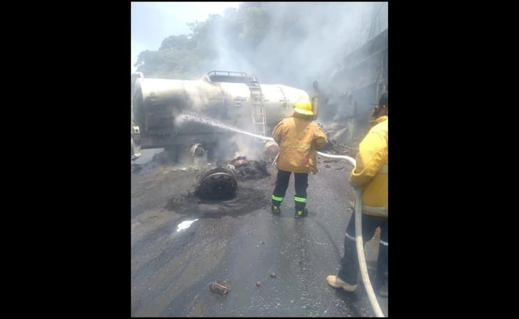 Incendio de pipa con combustible deja un muerto y cinco lesionados en Acapulco