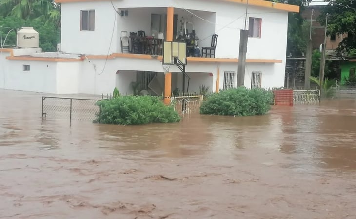 Reportan evacuaciones y viviendas afectadas por lluvias en Sinaloa