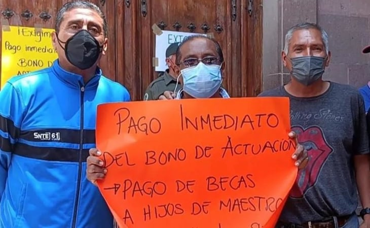 Docentes de San Luis Potosí exigen pago de bonos adeudados