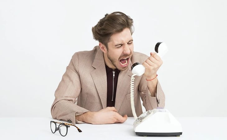 ¿Cómo operan los 'montadeudas', las extorsiones desde call centers?