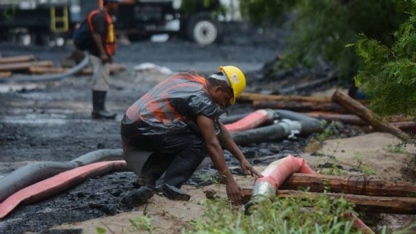 El rescate de los mineros ha sido 'un asunto complicado': AMLO