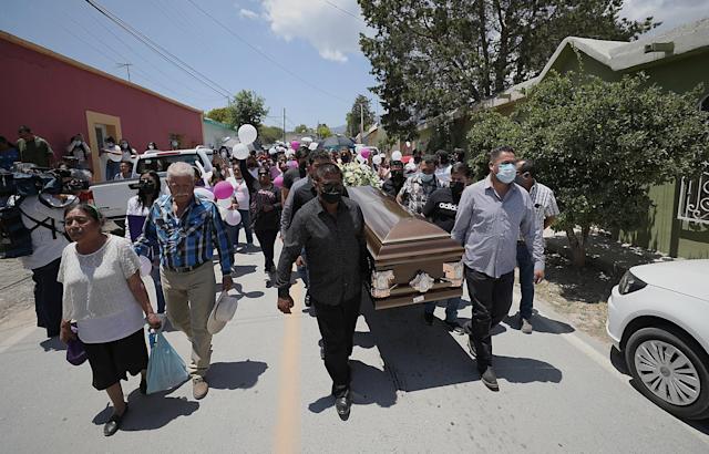 Familiares no sepultan a joven presuntamente asesinada por policías en México