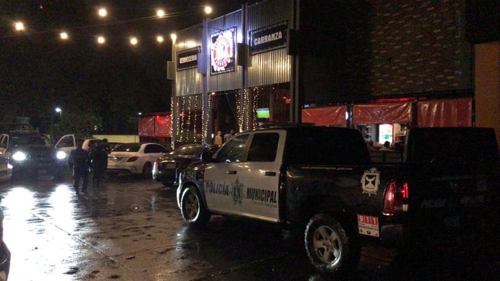 FGE localiza camioneta robada afuera de un bar