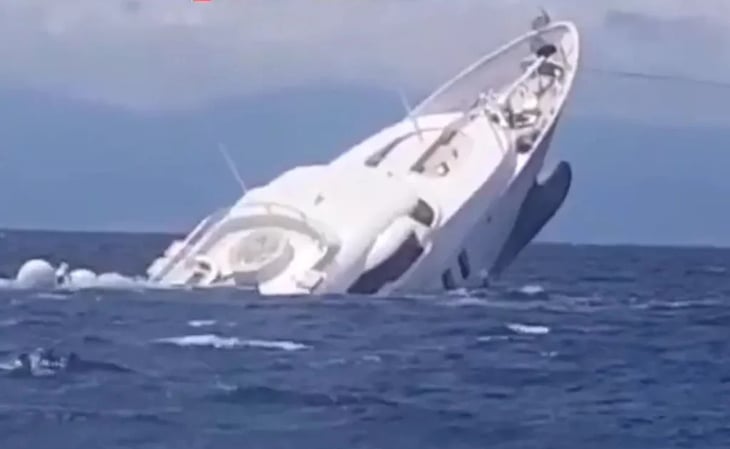 Como el Titanic captan momento en que lujoso yate se hunde frente a la costa de Italia