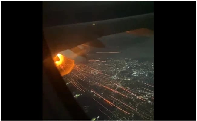 VIDEO: Motor de avión de Viva Aerobus arde en llamas tras despegar del aeropuerto de Guadalajara